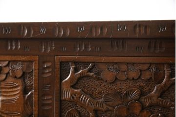 中古　美品　伝統工芸　軽井沢彫り　満開に咲き誇る桜の彫りが華やかなチェスト(引き出し、箪笥、タンス)(R-051259)