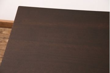 ヴィンテージ家具　松本民芸家具　深みのある色合いとシンプルなデザインがモダンな空間を演出するダイニングテーブル(2人掛け、作業台、ビンテージ)(R-051263)
