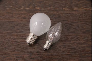 ヴィンテージ照明　ブロンズ製　ステンドグラスと猫のデザインが魅惑的な雰囲気を醸し出すスタンドライト(デスクスタンド、卓上照明、ビンテージ)(R-051268)