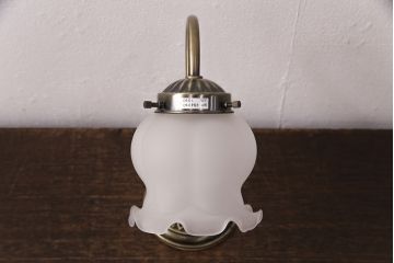 中古　可憐な佇まいがお洒落な空間づくりに活躍するテーブルランプ(テーブルスタンド、照明、スタンドライト)(R-051269)