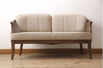 中古　美品　カリモク家具　domani(ドマーニ)　落ち着いた空間づくりにおすすめ!涼しげな佇まいのラブシート(ラブソファ、2人掛けソファ)(R-051270)