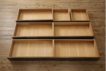 ビンテージ家具　京都産　神戸洋家具　ペイント仕上げ　連なった彫が見事!まるで美術品のようなチェスト(引き出し、衣装タンス、ヴィンテージ)(R-051272)