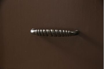ビンテージ家具　京都産　神戸洋家具　ペイント仕上げ　連なった彫が見事!まるで美術品のようなチェスト(引き出し、衣装タンス、ヴィンテージ)(R-051272)