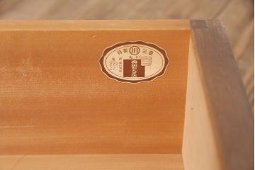 ビンテージ家具　京都産　神戸洋家具　ペイント仕上げ限定　連なった彫が見事!まるで美術品のようなチェスト(引き出し、衣装タンス、ヴィンテージ)(R-051273)