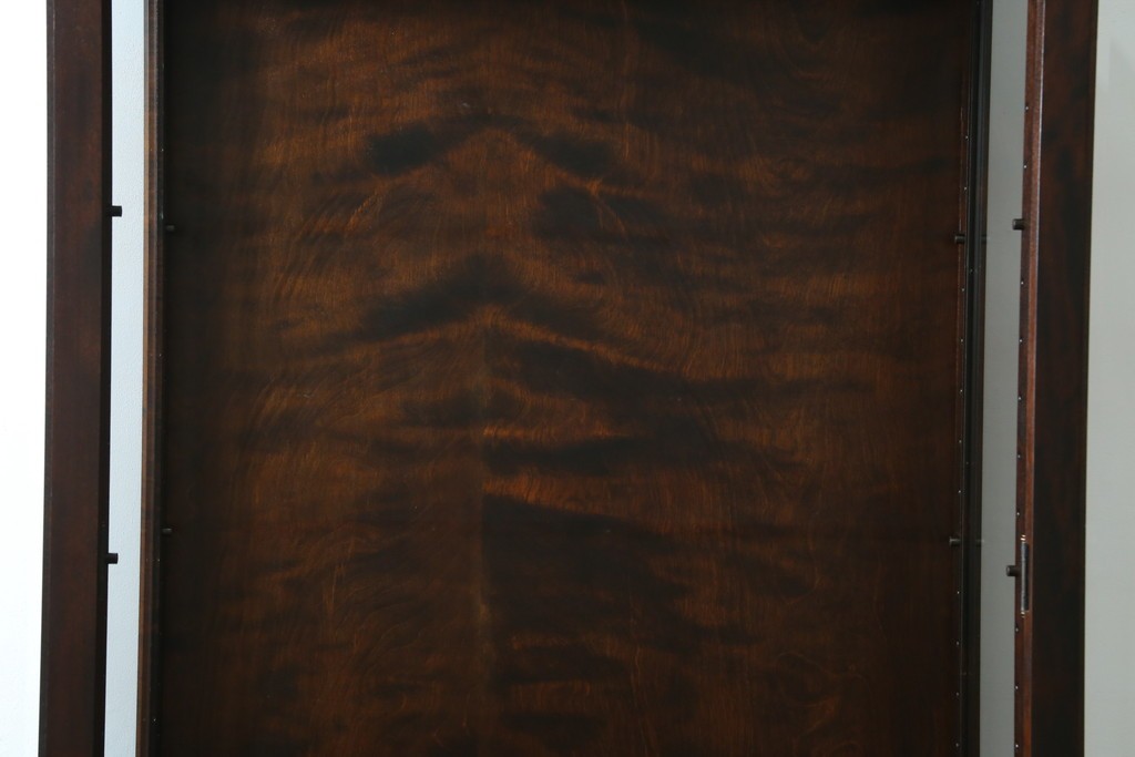 中古　希少な廃盤品!!　北海道民芸家具　OM158　落ち着きのある上品な空間づくりにおすすめの飾り棚　(R-051274)