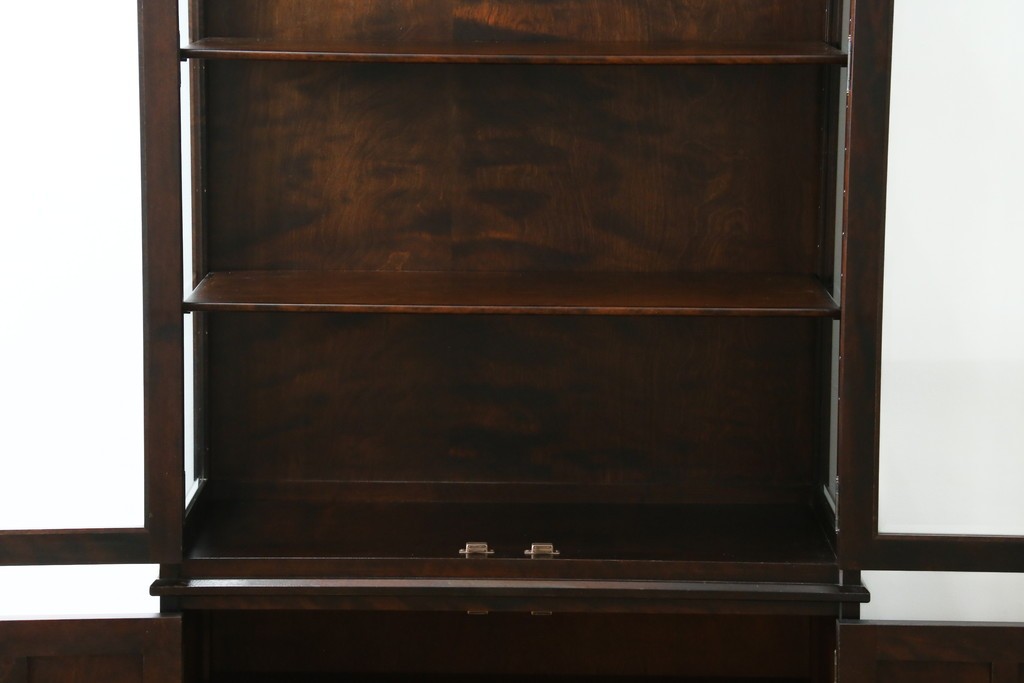 中古　希少な廃盤品!!　北海道民芸家具　OM158　落ち着きのある上品な空間づくりにおすすめの飾り棚　(R-051274)