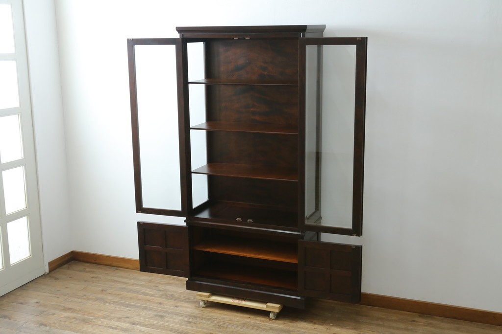 中古　希少な廃盤品!!　北海道民芸家具　OM158　落ち着きのある上品な空間づくりにおすすめの飾り棚　(R-051274)