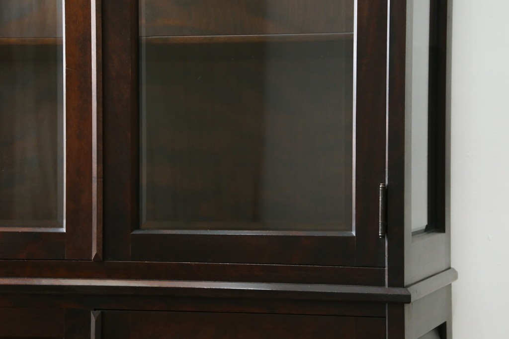 中古　希少な廃盤品!!　北海道民芸家具　OM158　落ち着きのある上品な空間づくりにおすすめの飾り棚　(R-051274)