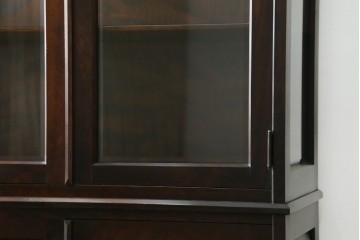 中古　希少な廃盤品!!　北海道民芸家具　OM158　落ち着きのある上品な空間づくりにおすすめの飾り棚　(R-051274)