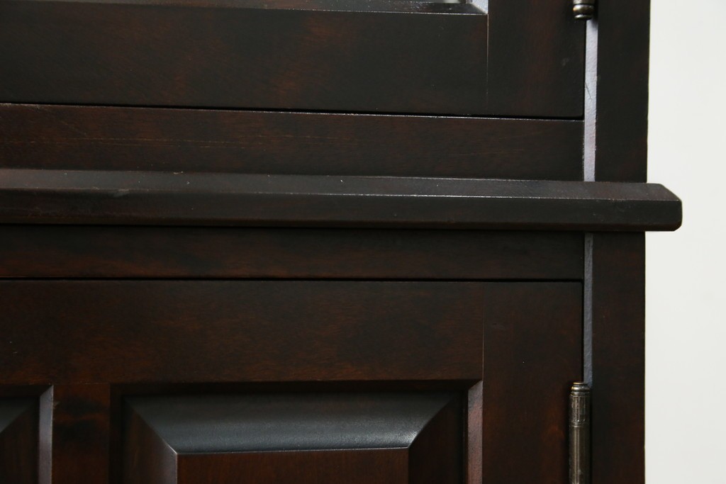 中古　希少な廃盤品!!　北海道民芸家具　OM158　落ち着きのある上品な空間づくりにおすすめの飾り棚　(R-051274)