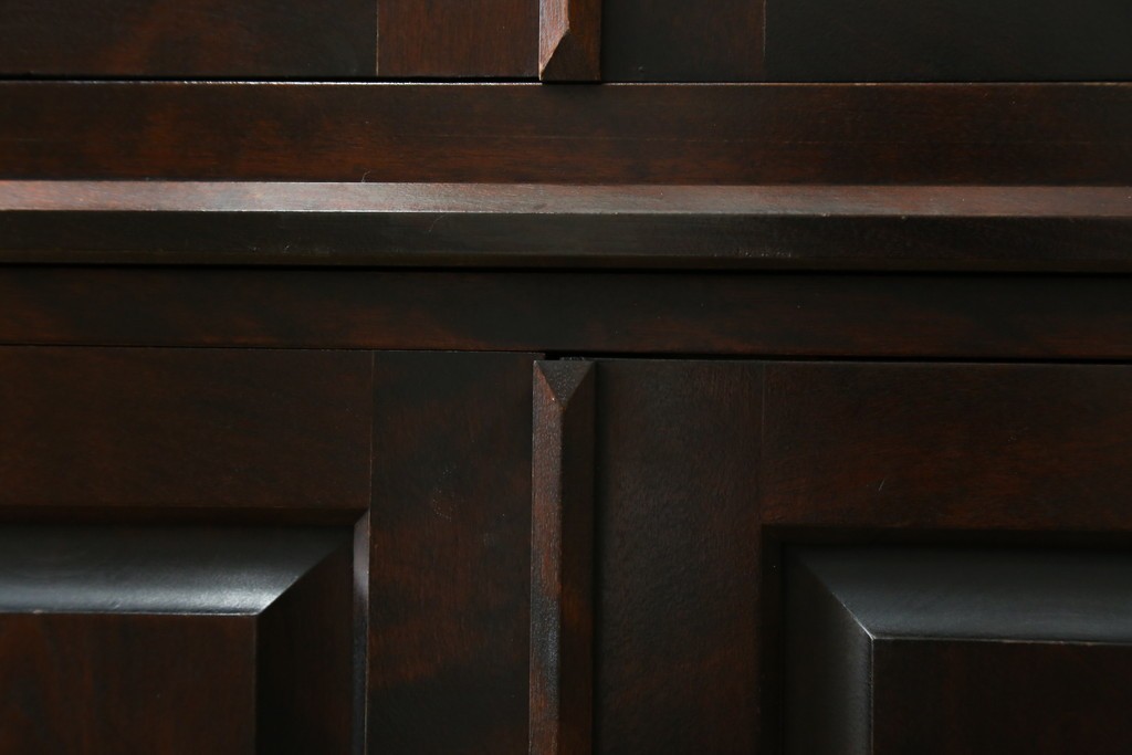 中古　希少な廃盤品!!　北海道民芸家具　OM158　落ち着きのある上品な空間づくりにおすすめの飾り棚　(R-051274)