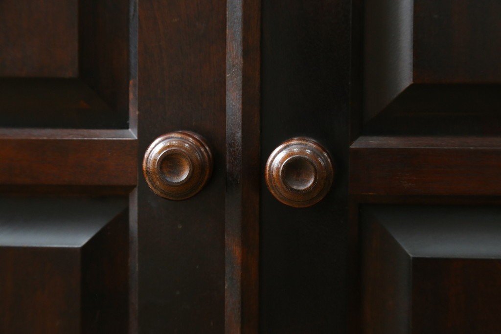 中古　希少な廃盤品!!　北海道民芸家具　OM158　落ち着きのある上品な空間づくりにおすすめの飾り棚　(R-051274)