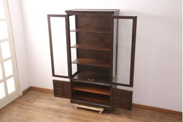 中古　希少な廃盤品!!　北海道民芸家具　OM158　落ち着きのある上品な空間づくりにおすすめの飾り棚(収納棚、戸棚、キャビネット、陳列棚、店舗什器)(R-051274)