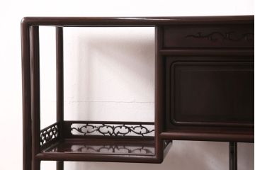 中古　美品　国産指物家具　漆塗りが美しい総シタン材製の飾り棚(茶棚、収納棚、戸棚)(R-051275)
