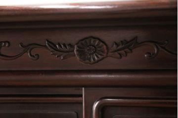 中古　美品　国産指物家具　漆塗りが美しい総シタン材製の飾り棚(茶棚、収納棚、戸棚)(R-051275)