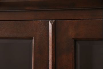 中古　北海道民芸家具　上質なつくりとクラシカルな佇まいが素敵な本箱(ブックケース、収納棚、サイドキャビネット、飾り棚)(R-051276)