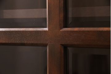 中古　北海道民芸家具　上質なつくりとクラシカルな佇まいが素敵な本箱(ブックケース、収納棚、サイドキャビネット、飾り棚)(R-051276)