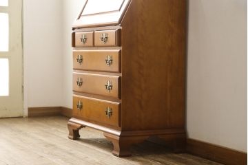 中古　横浜クラシック家具　ダニエル(Daniel)　アーリーアメリカン　気品漂うライティングビューロー(ワークデスク、机、在宅ワーク、在宅用チェスト)(R-051279)