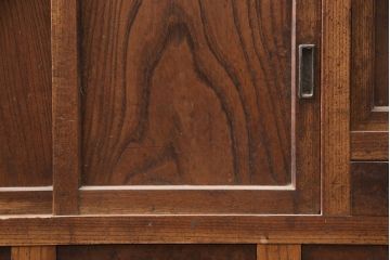 アンティーク家具　昭和初期　前面ケヤキ材　木の温もりそのままに、和の趣あふれる関東水屋箪笥(重ね箪笥、収納棚、食器棚、戸棚、キャビネット)(R-051280)