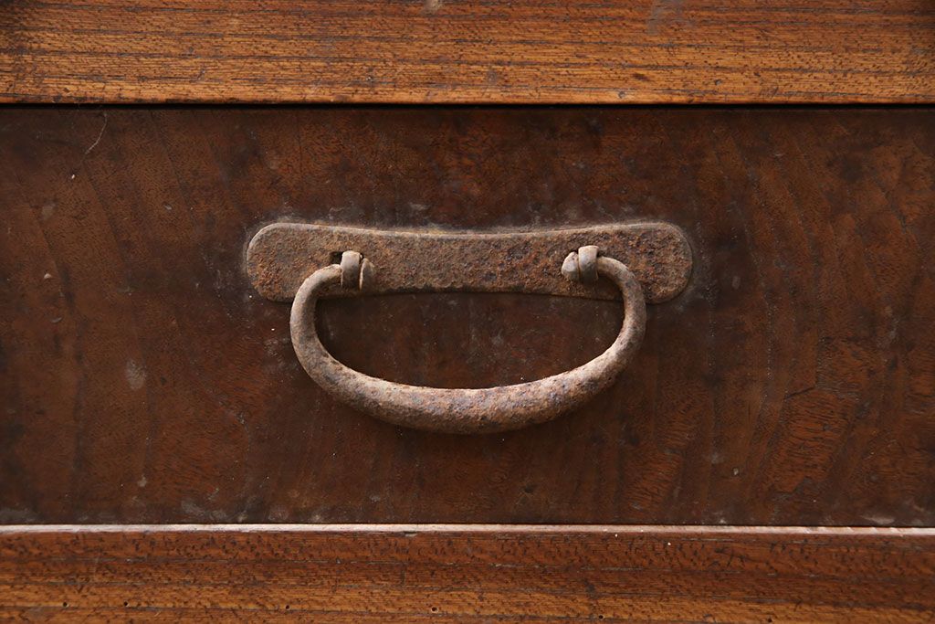 アンティーク家具　昭和初期　前面ケヤキ材　木の温もりそのままに、和の趣あふれる収納棚(関東水屋箪笥、戸棚、サイドボード、サイドキャビネット)(R-051282)