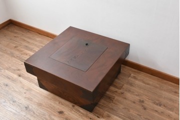 中古　民芸家具　美しい杢目と上品な金具が魅力の角火鉢(関西火鉢)(R-051284)