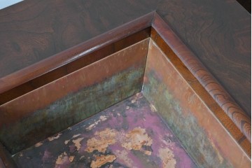 中古　民芸家具　美しい杢目と上品な金具が魅力の角火鉢(関西火鉢)(R-051284)