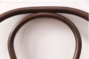 中古　美品　IDC大塚家具取扱い　秋田木工 お洒落な空間づくりに活躍するベントウッドチェア(バルーンバック、ダイニングチェア、イス)(R-051286)
