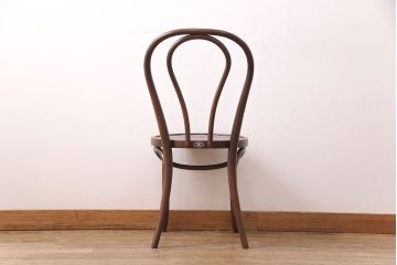 中古　美品　IDC大塚家具取扱い　秋田木工 お洒落な空間づくりに活躍するベントウッドチェア(バルーンバック、ダイニングチェア、イス)(R-051286)