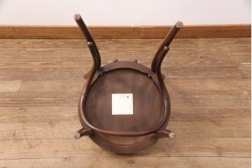 中古　美品　IDC大塚家具取扱い　秋田木工 お洒落な空間づくりに活躍するベントウッドチェア(バルーンバック、ダイニングチェア、イス)(R-051286)
