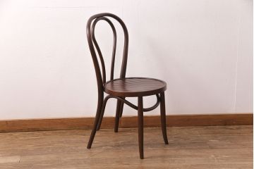 中古　美品　IDC大塚家具取扱い　秋田木工 お洒落な空間づくりに活躍するベントウッドチェア(バルーンバック、ダイニングチェア、イス)(R-051287)