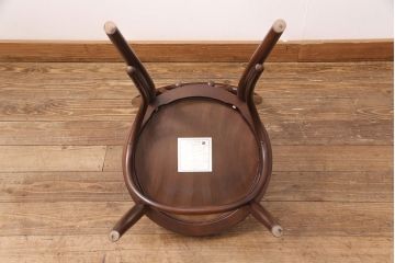 中古　美品　IDC大塚家具取扱い　秋田木工 お洒落な空間づくりに活躍するベントウッドチェア(バルーンバック、ダイニングチェア、イス)(R-051287)