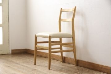 中古　Cassina(カッシーナ)　GIO PONTI(ジオ・ポンティ)　646　本革　アッシュ材　ナチュラルテイストの空間づくりにおすすめのアームレスチェア(椅子、ダイニングチェア)(R-051288)