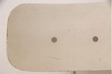 ヴィンテージ家具　ジャパンビンテージ　チトセ(Chitose)　ホワイトのペイントがスタイリッシュな雰囲気を醸しだすデスクチェア(回転チェア、板座チェア)(R-051289)