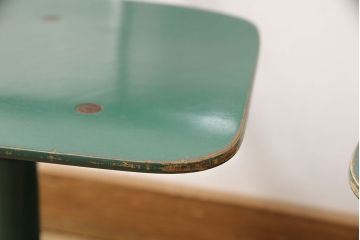 ヴィンテージ家具　デンマークビンテージ　メンズライクな空間づくりにおすすめ!グリーンカラーが魅力のデスクチェア2脚セット(回転チェア、板座チェア)(R-051290)