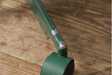 ヴィンテージ家具　デンマークビンテージ　メンズライクな空間づくりにおすすめ!グリーンカラーが魅力のデスクチェア2脚セット(回転チェア、板座チェア)(R-051290)