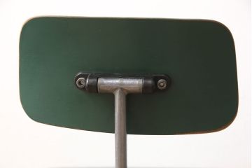ヴィンテージ家具　デンマークビンテージ　メンズライクな空間づくりにおすすめ!グリーンカラーが魅力のデスクチェア2脚セット(回転チェア、板座チェア)(R-051290)