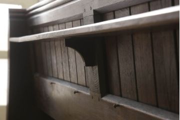 イギリスアンティーク　オーク材　使い込まれた風合いが味わい深いチャーチベンチ(長椅子、木製ベンチ)(R-051299)