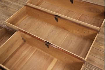 アンティーク家具　大正昭和初期　前面ケヤキ材　桜丸金具が上品な雰囲気を醸しだす米沢箪笥(重ね箪笥、衣装箪笥、引き出し、収納箪笥)(R-051300)