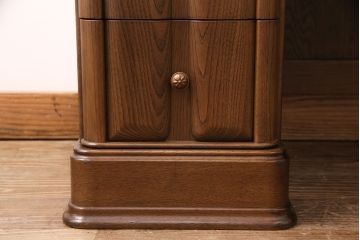 中古　松永工房　ゆるやかなカーブを描くデザインがエレガントな印象を醸し出すドレッサー&チェアセット(鏡台、スツール)(R-051305)