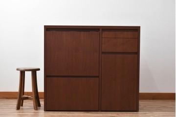 中古　美品　リアルスタイル製(Real Style)　ウォールナット材　シンプルで取り入れやすいキッチンカウンターボード(収納棚、戸棚)(R-051306)