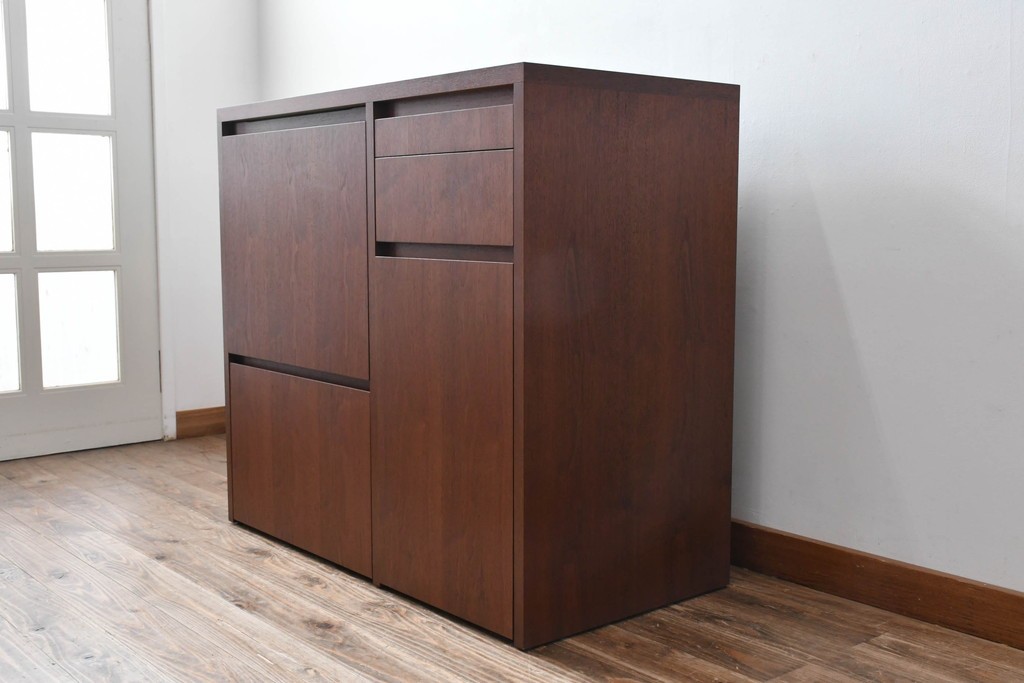 中古　美品　リアルスタイル製(Real Style)　ウォールナット材　シンプルで取り入れやすいキッチンカウンターボード(収納棚、戸棚)(R-051306)