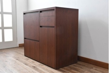 中古　美品　リアルスタイル製(Real Style)　ウォールナット材　シンプルで取り入れやすいキッチンカウンターボード(収納棚、戸棚)(R-051306)