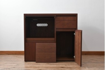 中古　美品　リアルスタイル製(Real Style)　ウォールナット材　シンプルで取り入れやすいキッチンカウンターボード(収納棚、戸棚)(R-051306)