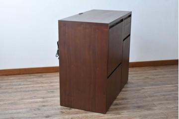 中古　美品　リアルスタイル製(Real Style)　ウォールナット材　シンプルで取り入れやすいキッチンカウンターボード(収納棚、戸棚)(R-051306)