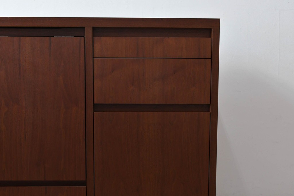 中古　美品　リアルスタイル製(Real Style)　ウォールナット材　シンプルで取り入れやすいキッチンカウンターボード(収納棚、戸棚)(R-051306)