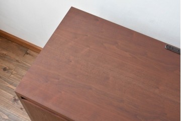 中古　美品　リアルスタイル製(Real Style)　ウォールナット材　シンプルで取り入れやすいキッチンカウンターボード(収納棚、戸棚)(R-051306)