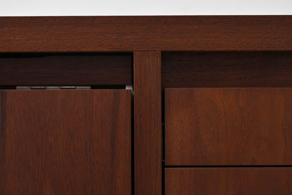 中古　美品　リアルスタイル製(Real Style)　ウォールナット材　シンプルで取り入れやすいキッチンカウンターボード(収納棚、戸棚)(R-051306)