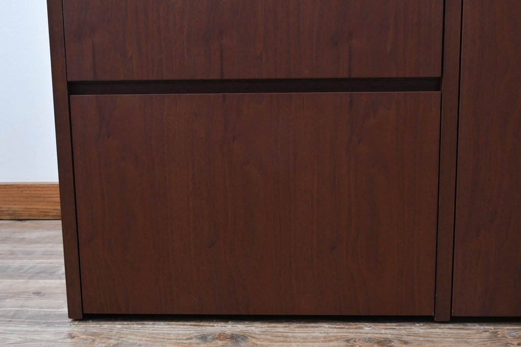 中古　美品　リアルスタイル製(Real Style)　ウォールナット材　シンプルで取り入れやすいキッチンカウンターボード(収納棚、戸棚)(R-051306)