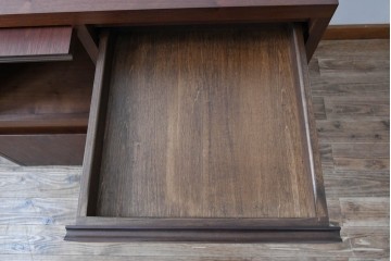 中古　美品　リアルスタイル製(Real Style)　ウォールナット材　シンプルで取り入れやすいキッチンカウンターボード(収納棚、戸棚)(R-051306)