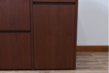 中古　美品　リアルスタイル製(Real Style)　ウォールナット材　シンプルで取り入れやすいキッチンカウンターボード(収納棚、戸棚)(R-051306)